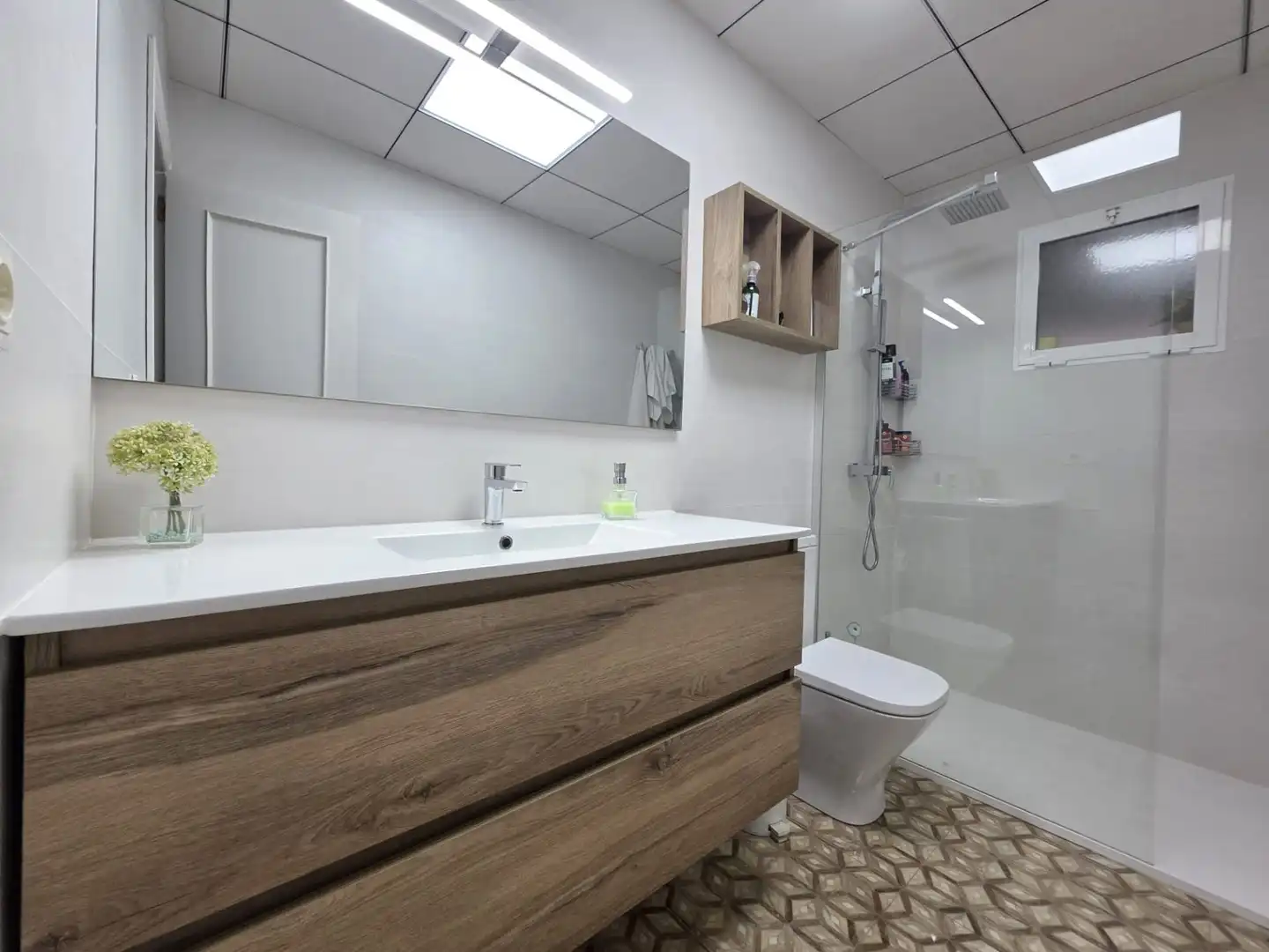 Baño de Ático en venta en Elche / Elx con Aire acondicionado, Terraza y Trastero