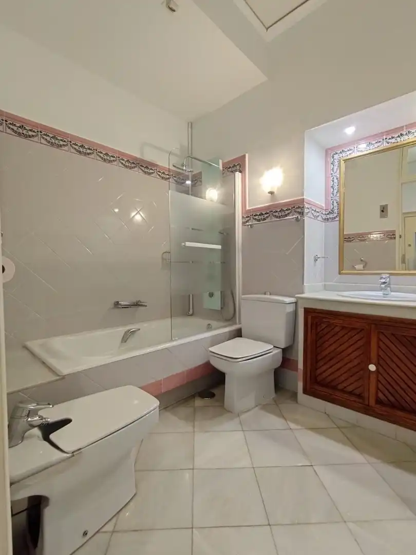 Bathroom of Flat for rent in Murcia  with Air Conditioner, Heating and Balcony