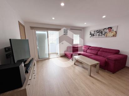 Living room of Flat for sale in  Barcelona Capital  with Parquet flooring, Furnished and Balcony