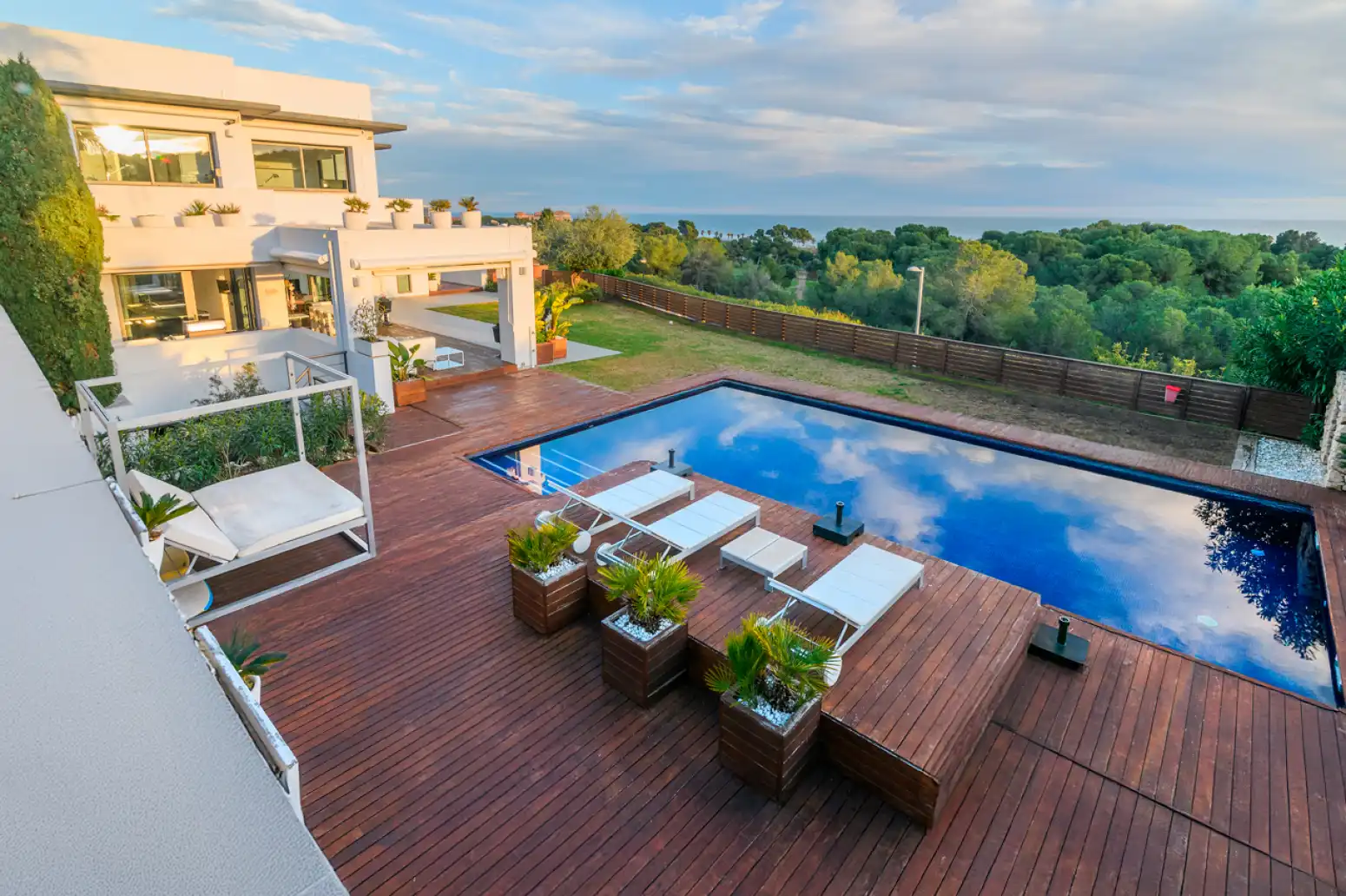 Terrassa de Casa o xalet en venda en Sitges amb Terrassa, Traster i Piscina