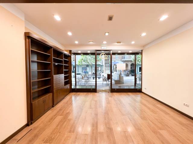 Local comercial en Alquiler en Calle Covadonga en Barrio del Centro