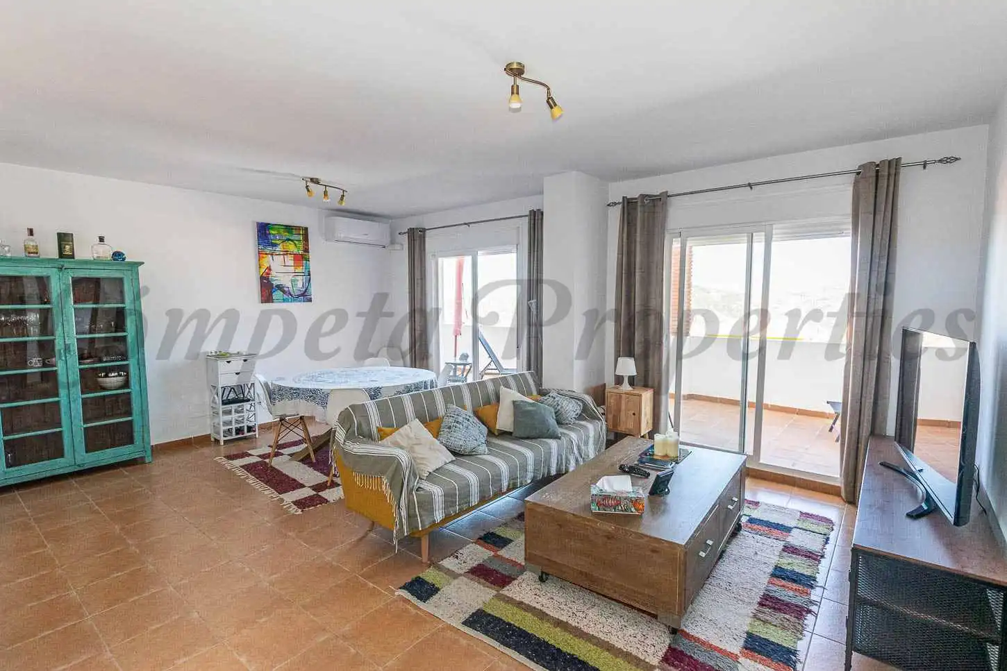 Living room of Flat for sale in Cómpeta  with Air Conditioner, Terrace and Furnished