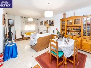 Piso con ascensor en venta en Calle HUELVA