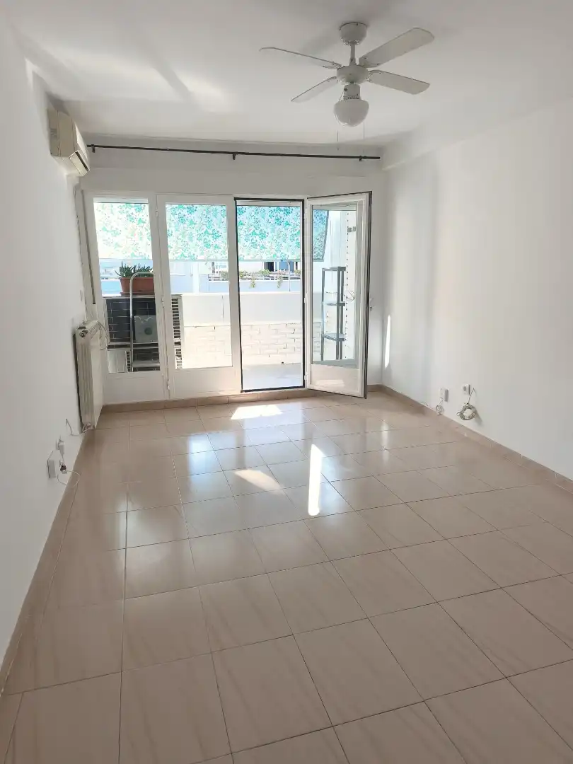 Sala d'estar de Pis en venda en Parla amb Aire condicionat, Calefacció i Terrassa