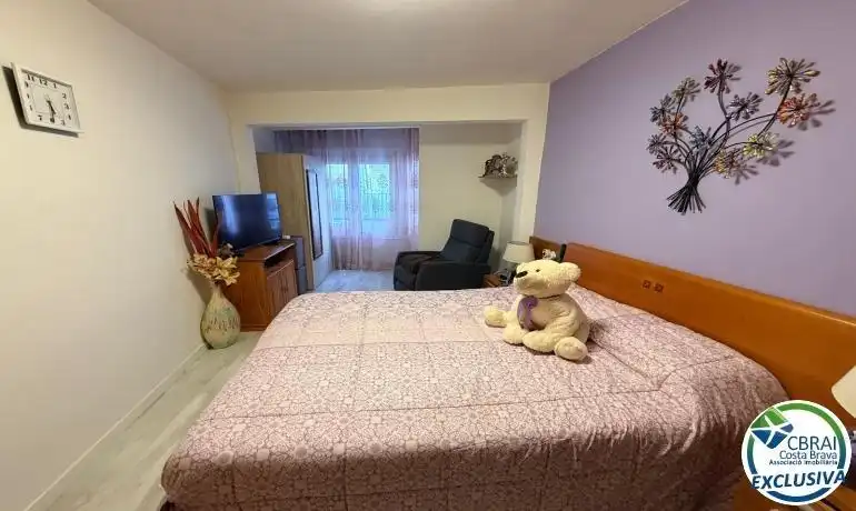Dormitori de Apartament en venda en Roses amb Aire condicionat, Calefacció i Jardí privat