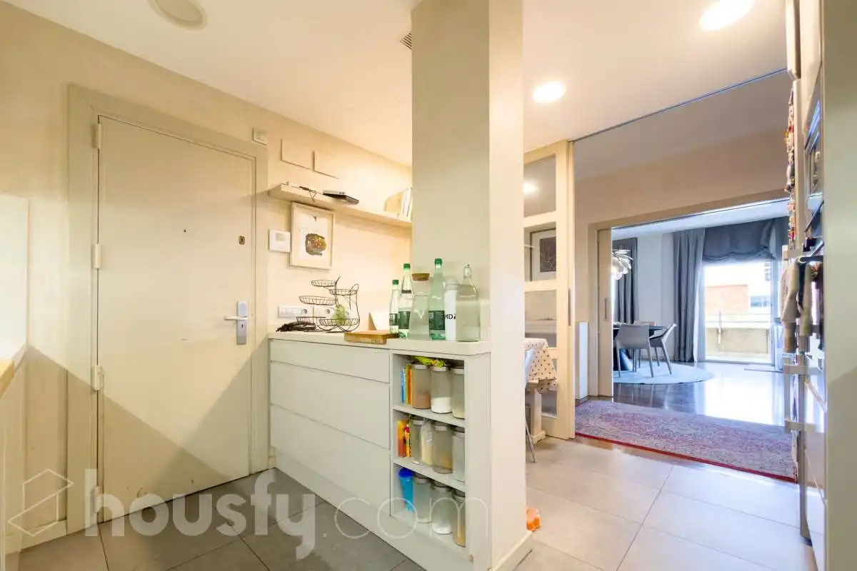 Cocina de Piso en venta en Barcelona con Aire acondicionado, Calefacción y Jardín privado
