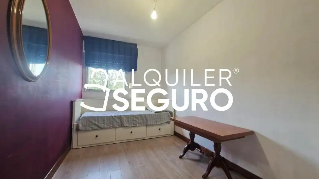 Bedroom of Flat for rent in Madrid  with Air Conditioner, Heating and Furnished