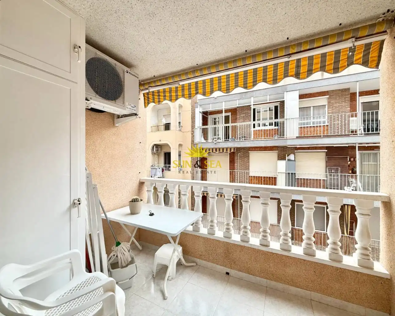Terrassa de Pis de lloguer en Torrevieja amb Aire condicionat, Calefacció i Terrassa