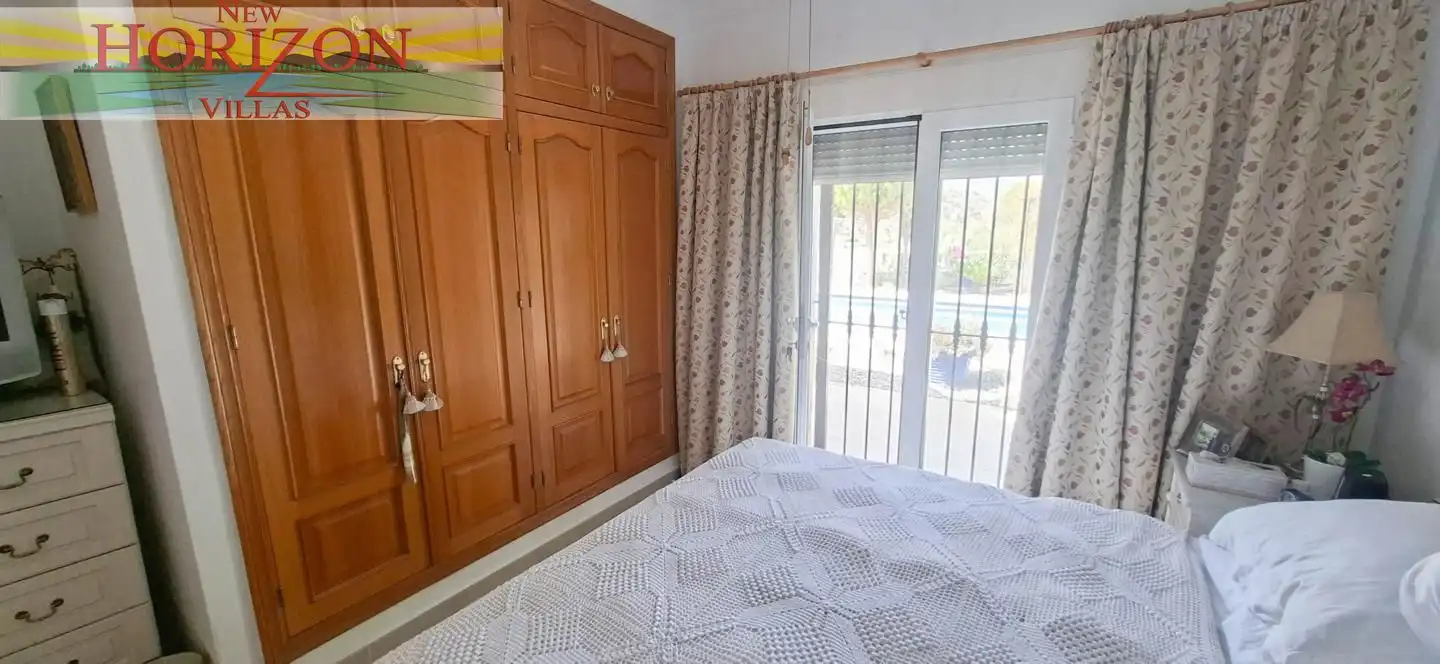 Dormitori de Casa o xalet en venda en Arboleas amb Jardí privat, Terrassa i Piscina