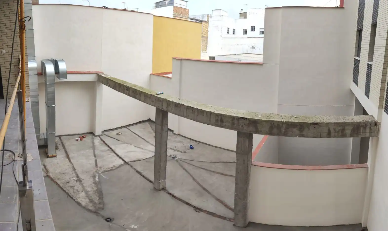 Terraza de Local de alquiler en La Rinconada