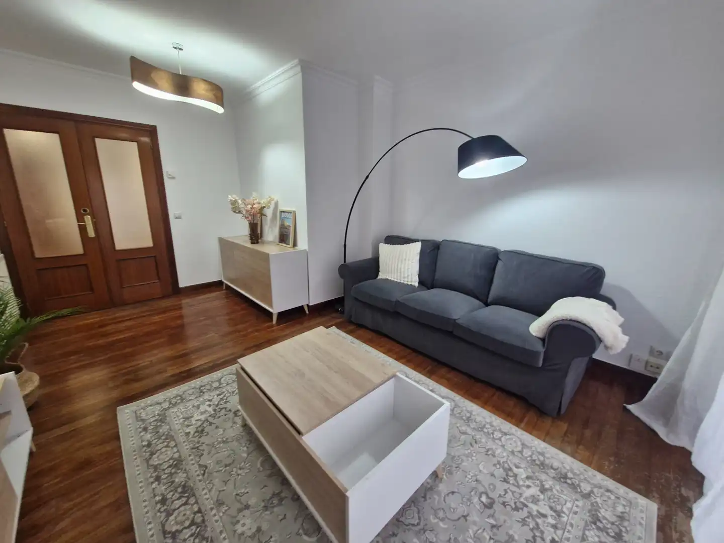 Sala de estar de Piso de alquiler en Bilbao  con Calefacción, Parquet y Amueblado