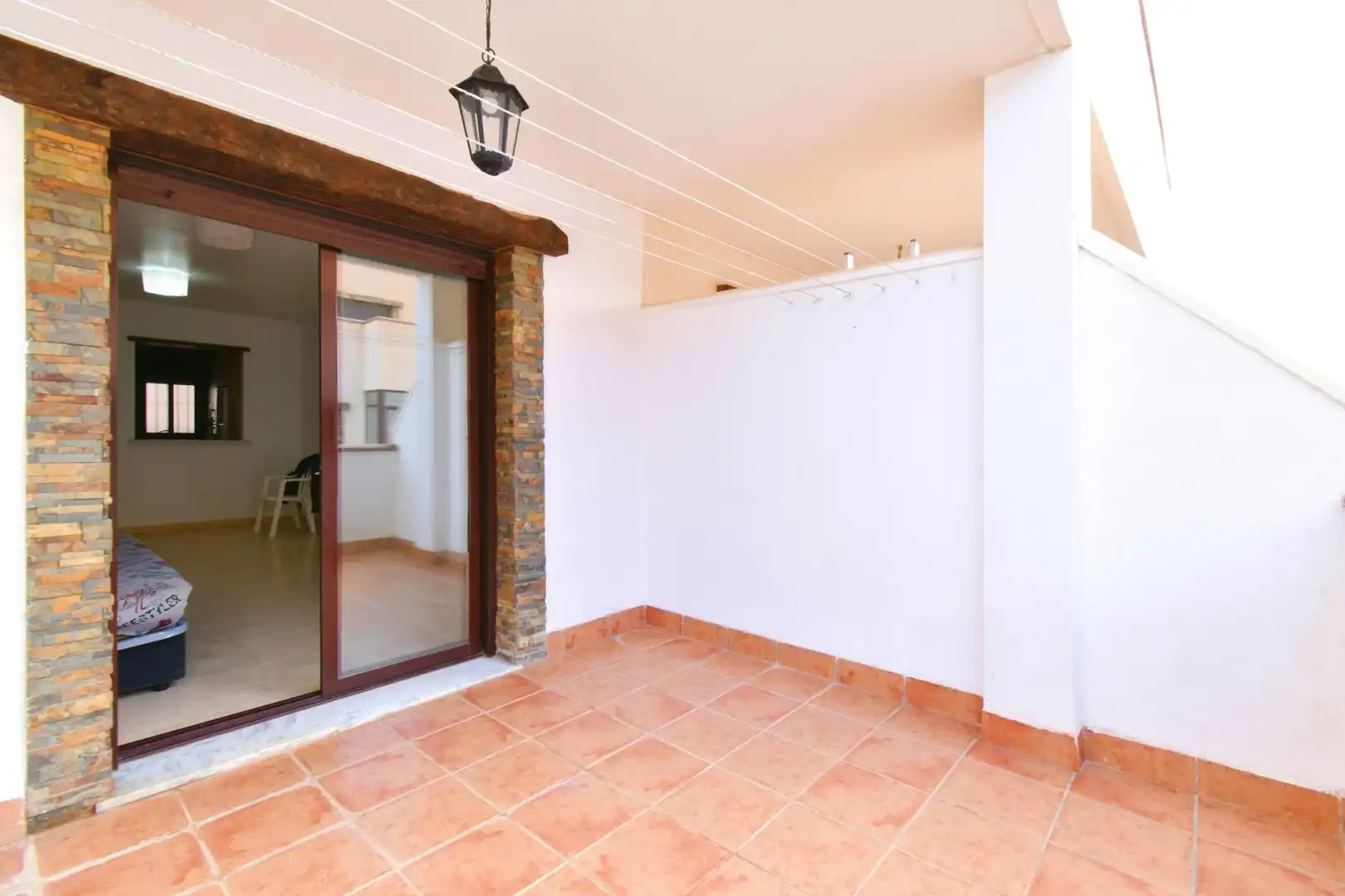Wohnung zum Verkauf in Dalías mit Privatgarten, Terrasse und Abstellraum