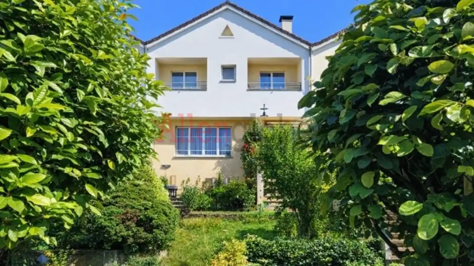 Vista exterior de Casa adosada en venta en Llanera con Calefacción, Jardín privado y Trastero