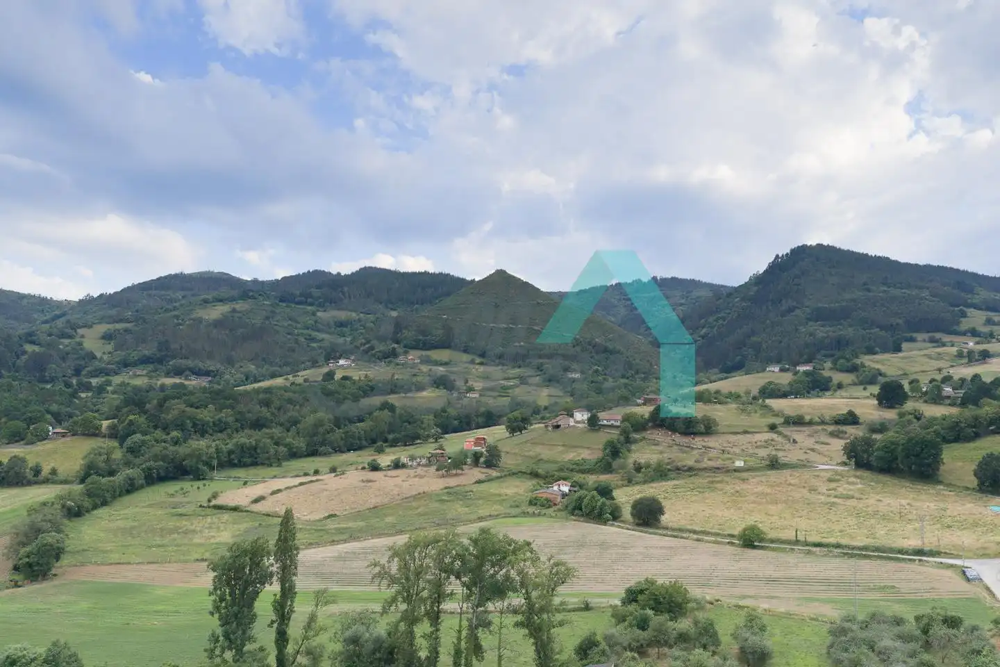 Casa o chalet en venta en Salas con Calefacción, Jardín privado y Parquet