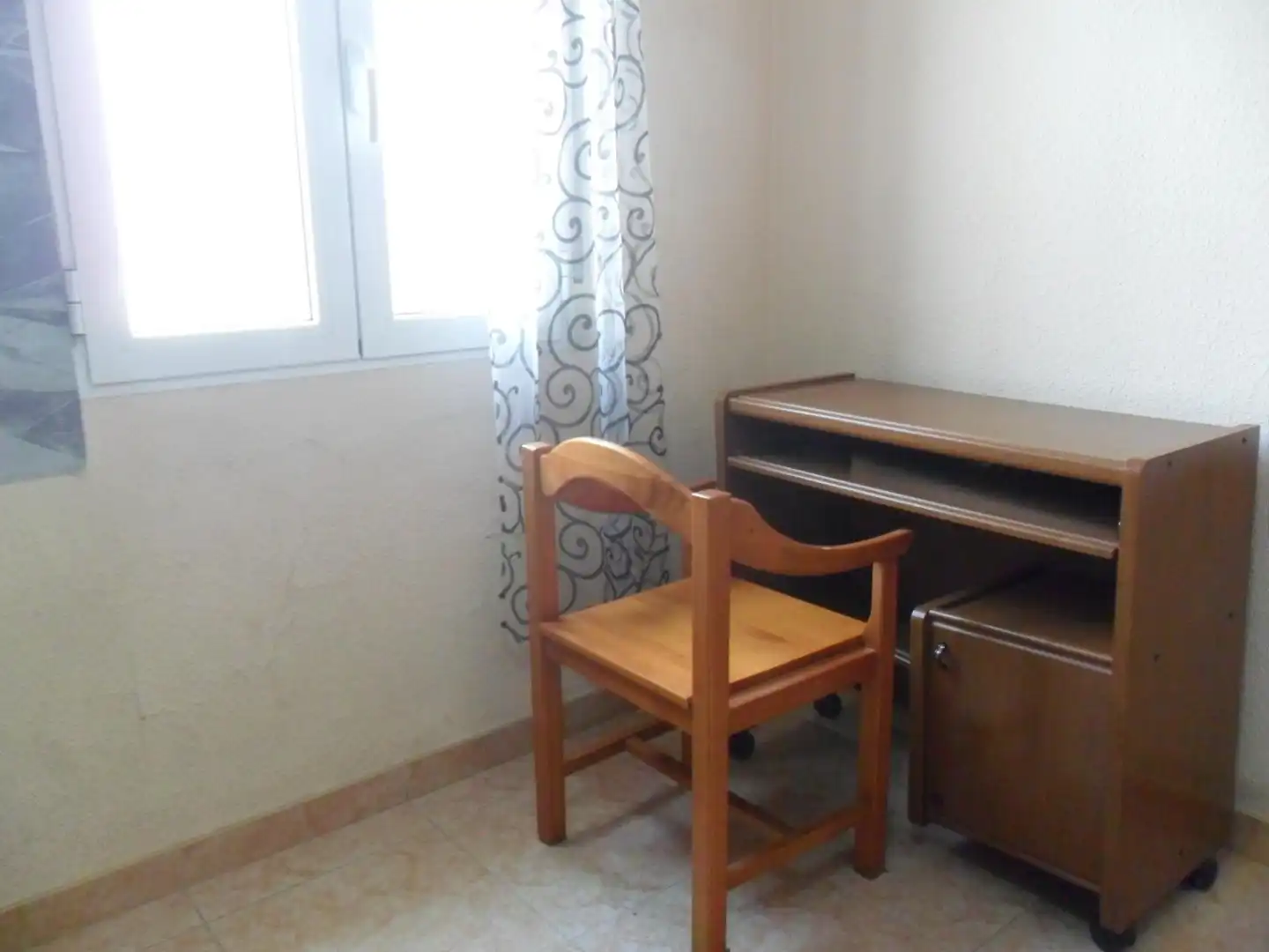 Habitación de Piso de alquiler en Granada con Calefacción y Jardín privado