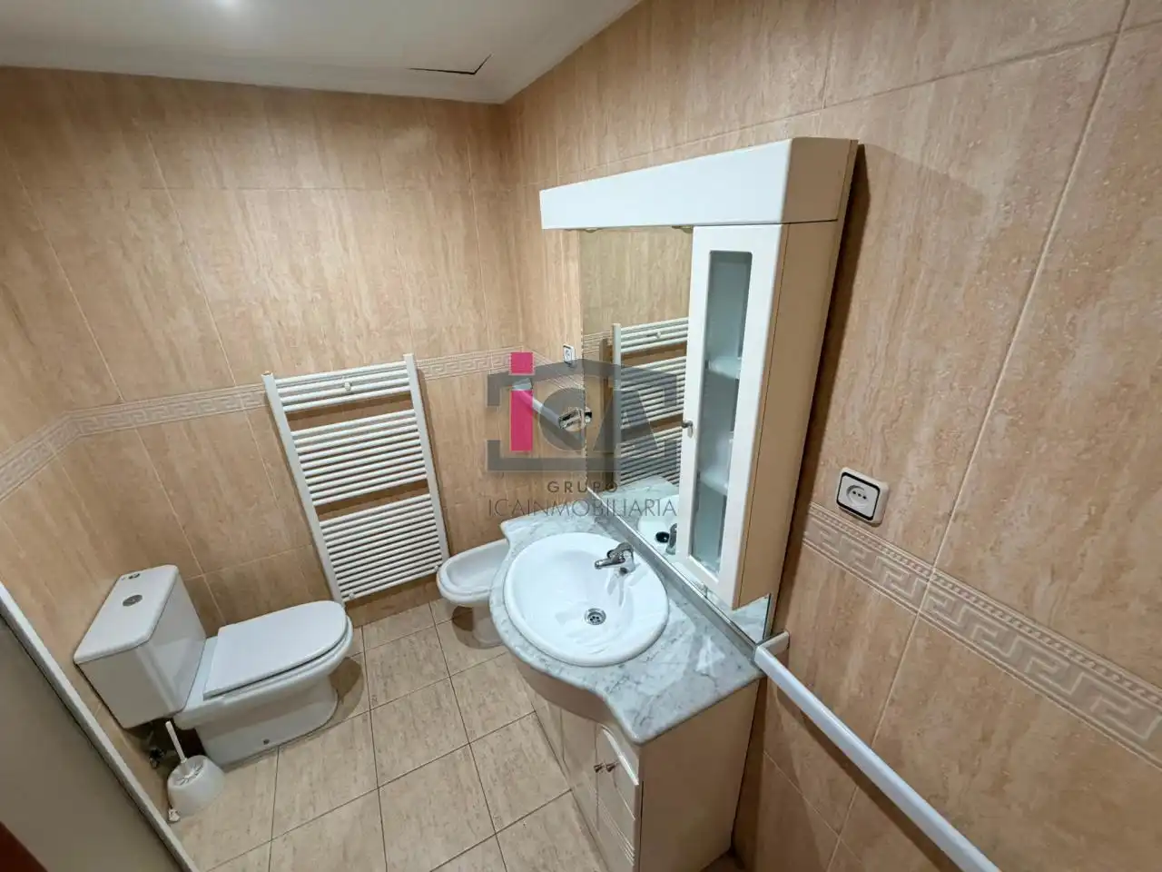 Badezimmer von Wohnung zur Miete in Cáceres mit Heizung, Terrasse und Abstellraum