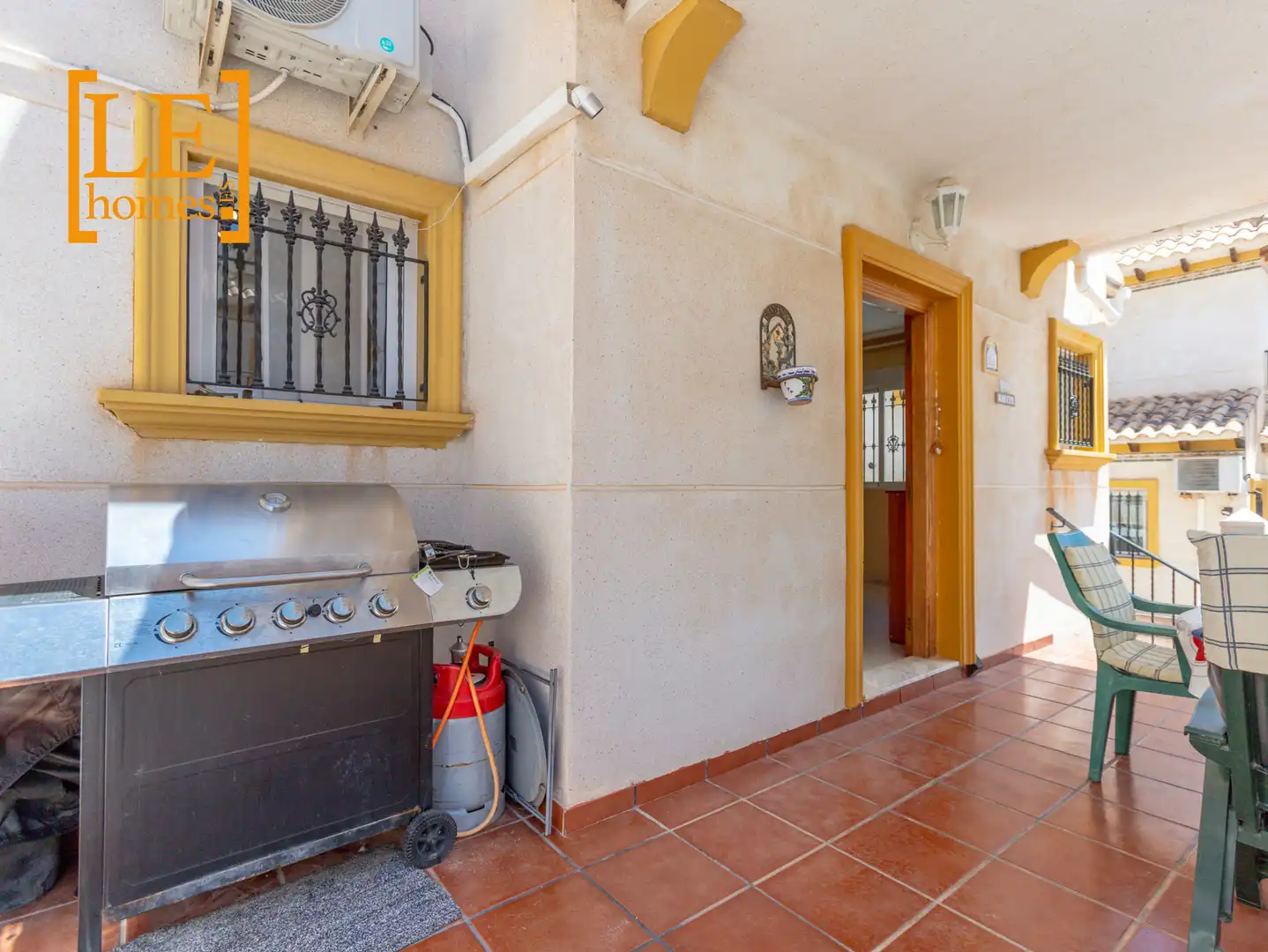 Casa adosada en venda en Orihuela amb Aire condicionat, Jardí privat i Moblat