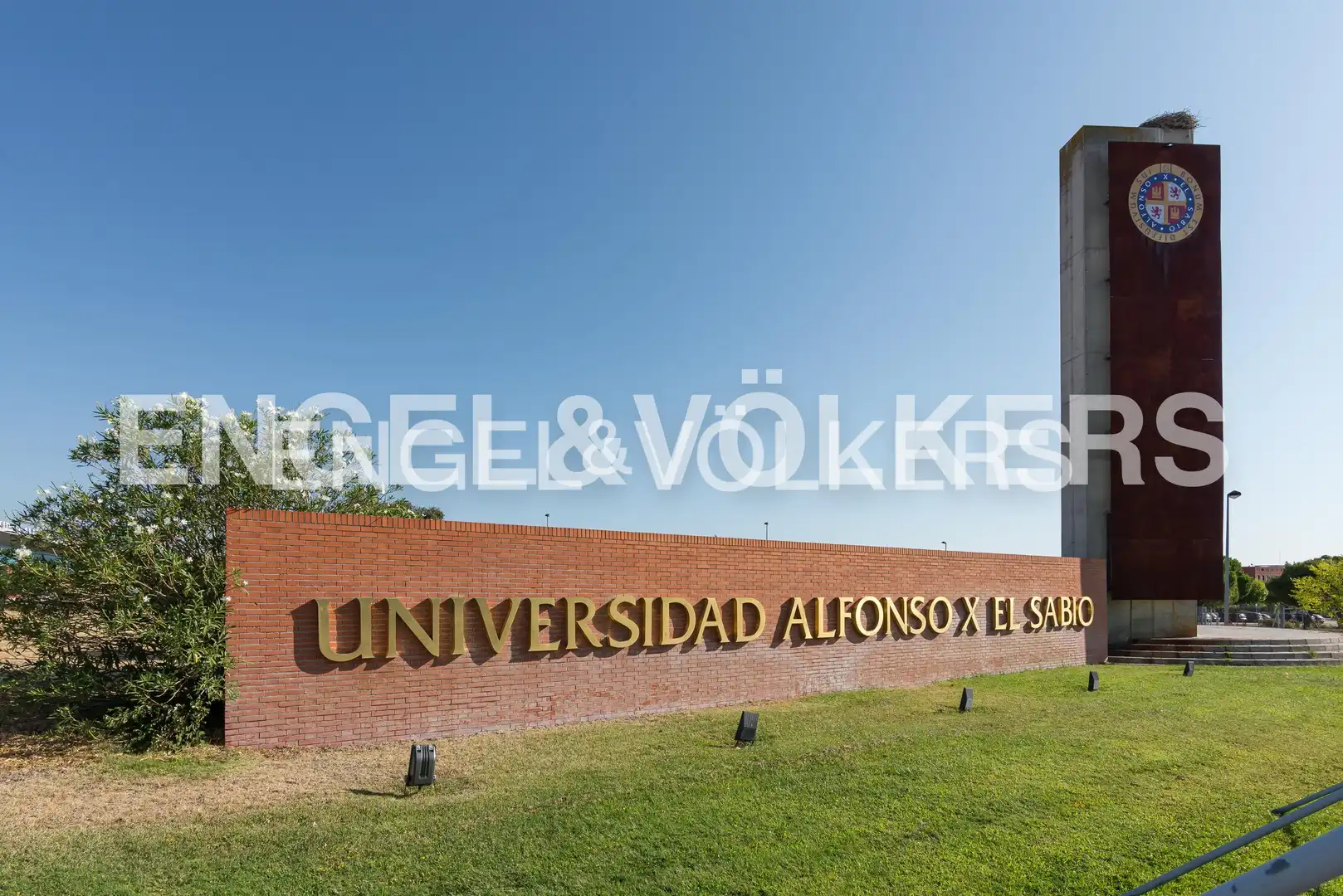 Vista exterior de Estudi de lloguer en Villanueva de la Cañada amb Aire condicionat, Calefacció i Jardí privat