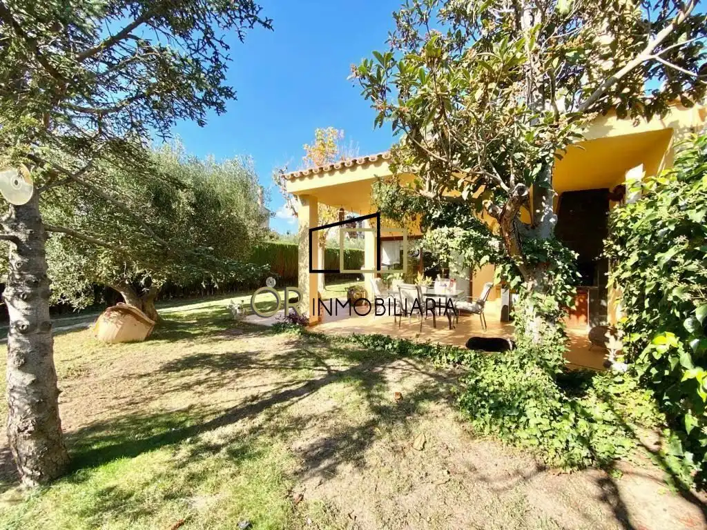 Garden of Houses for sale in Pacs del Penedès  with Heating, Private garden and Parquet flooring
