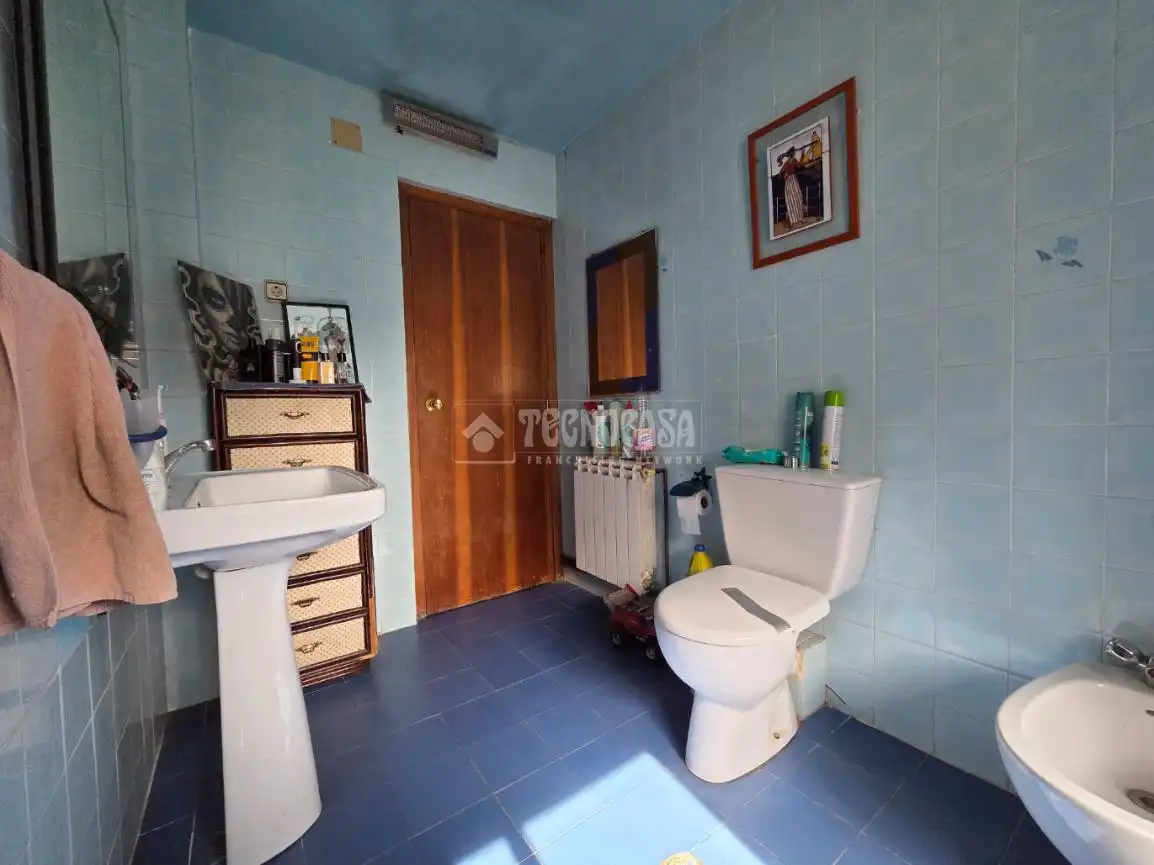 Bedroom of Detached homes for sale in Velilla de San Antonio  with Heating, Private garden and Terrace