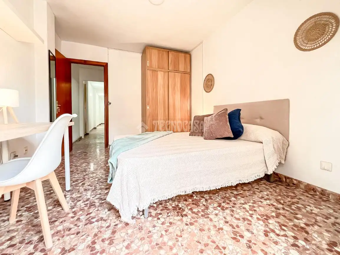 Bedroom of Flat for sale in Málaga  with Terrace and Storage room