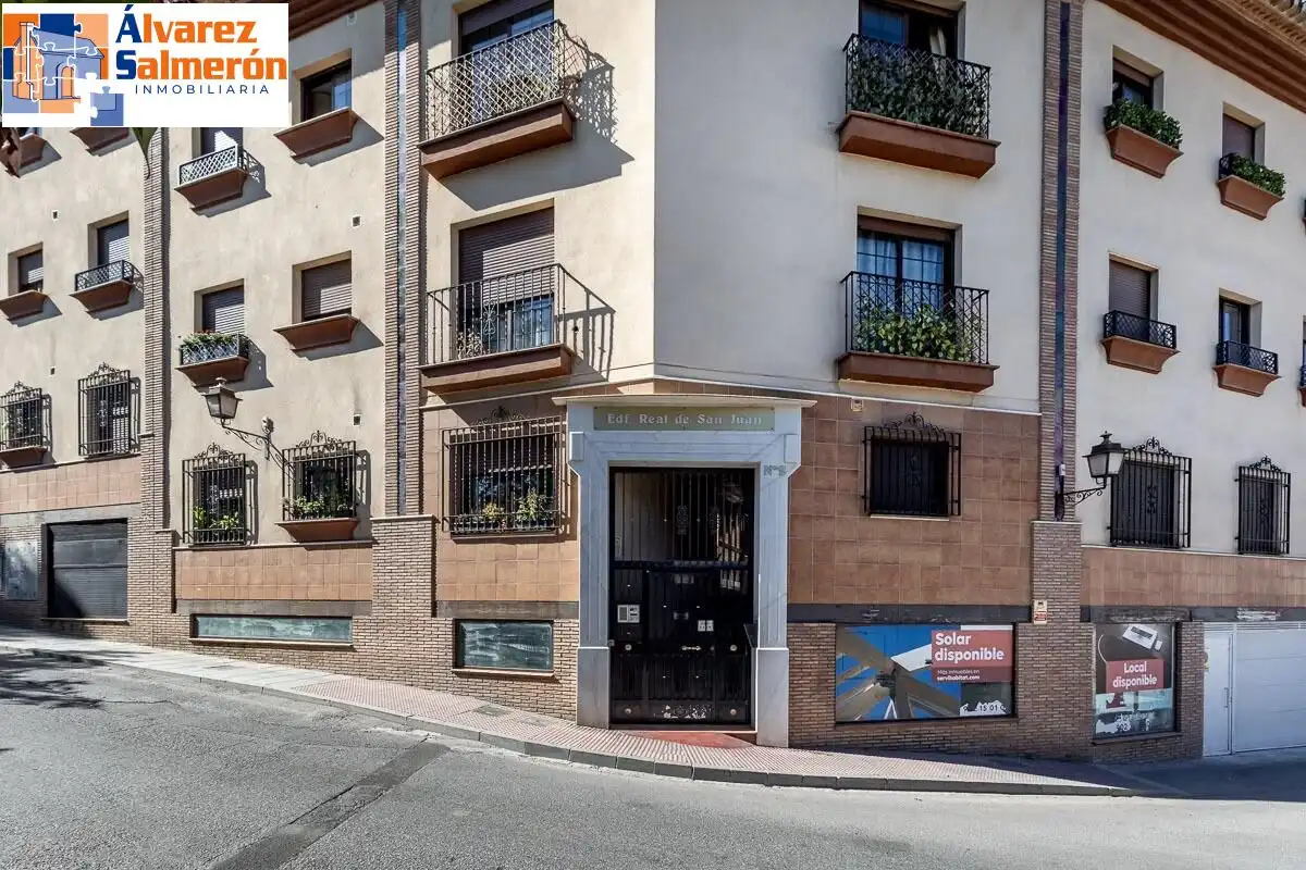 Exterior view of Flat for sale in La Zubia  with Air Conditioner and Storage room
