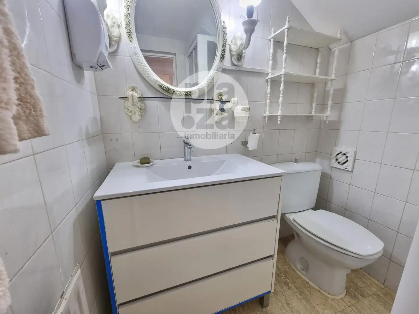 Bany de Casa o xalet de lloguer en Burgos amb Calefacció, Traster i Moblat