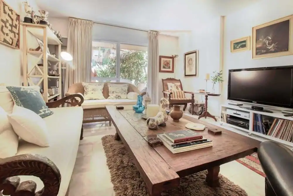 Sala de estar de Planta baja en venta en Marbella con Aire acondicionado, Terraza y Piscina