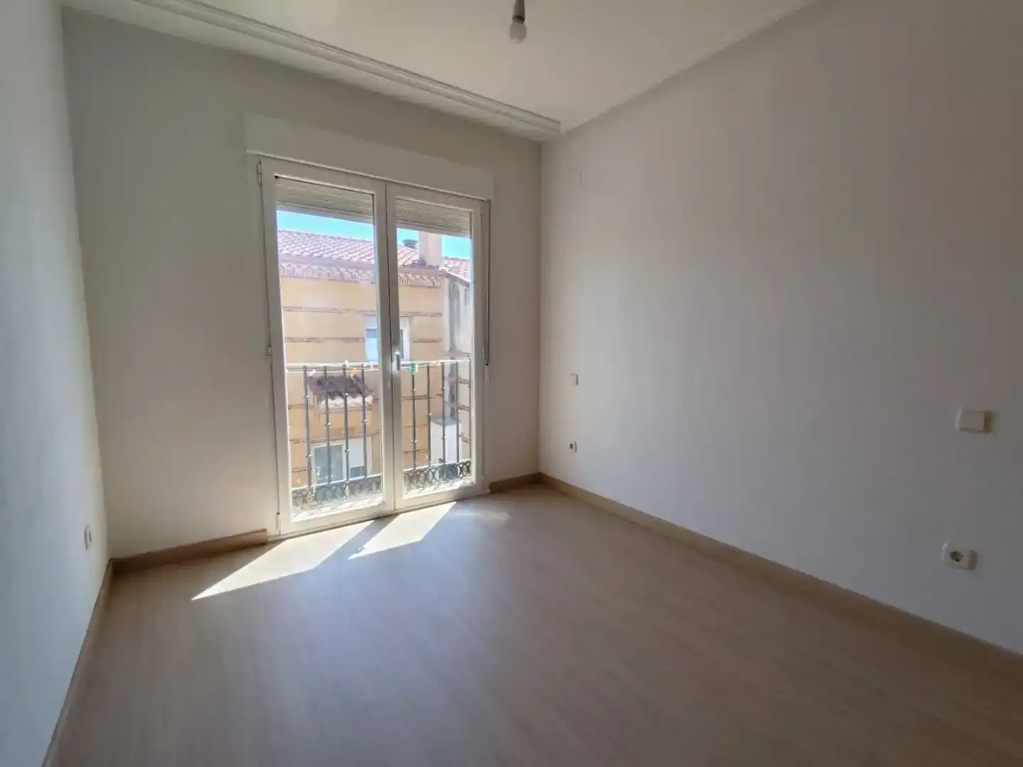 Habitación de Casa o chalet en venta en Ávila con Jardín privado, Parquet y Balcón