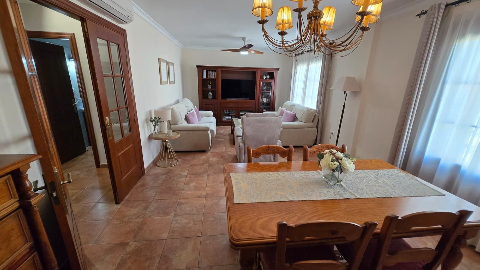 Sala de estar de Casa adosada en venta en Alhaurín de la Torre con Aire acondicionado, Terraza y Trastero