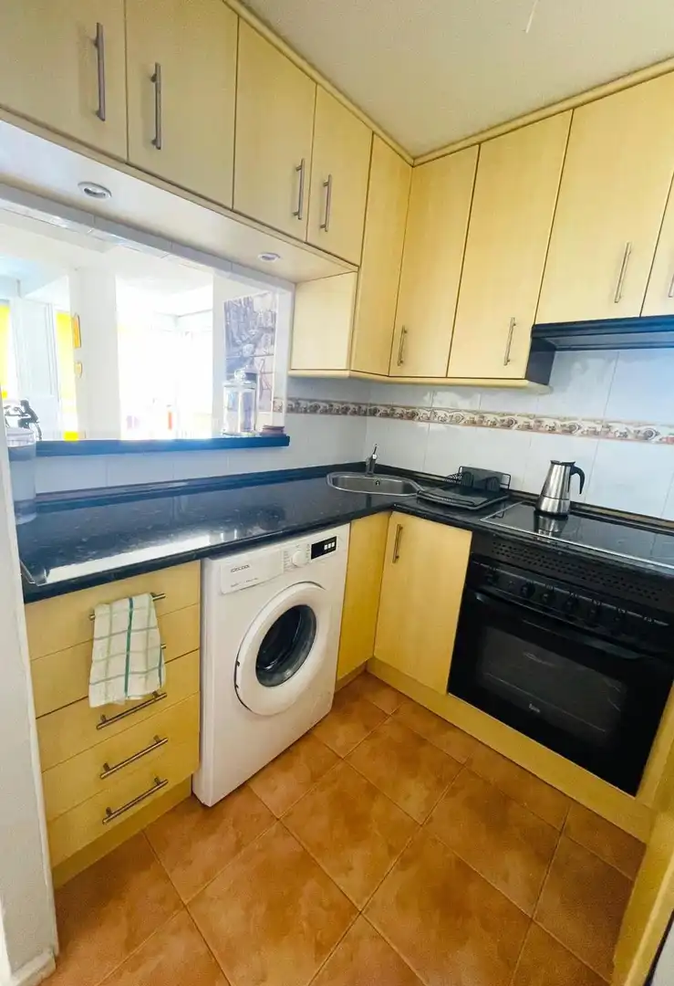 Cuina de Apartament en venda en Benidorm amb Aire condicionat, Moblat i Balcó