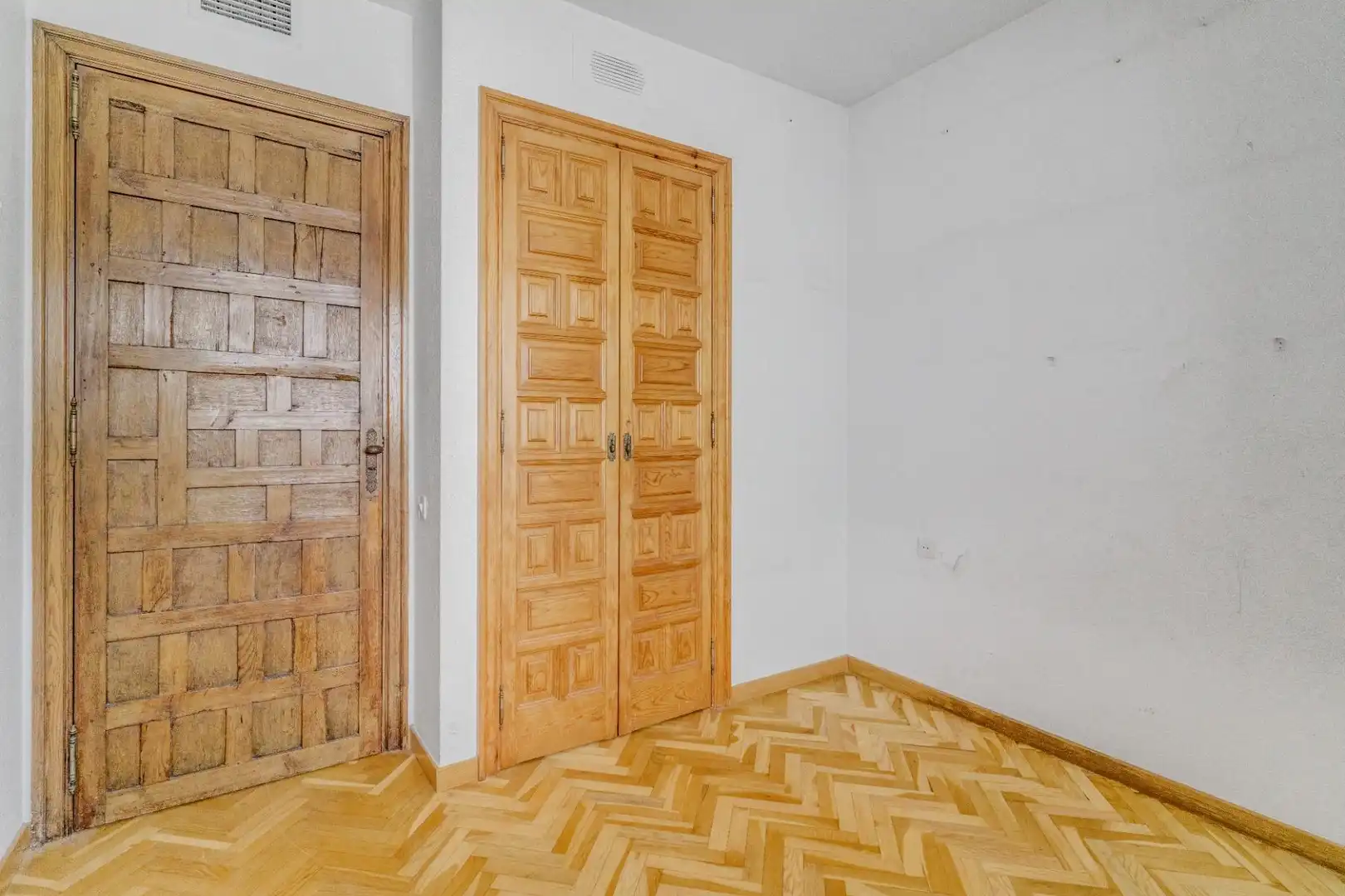 Maisonette zum Verkauf in Barcelona mit Klimaanlage, Parkett und Terrasse