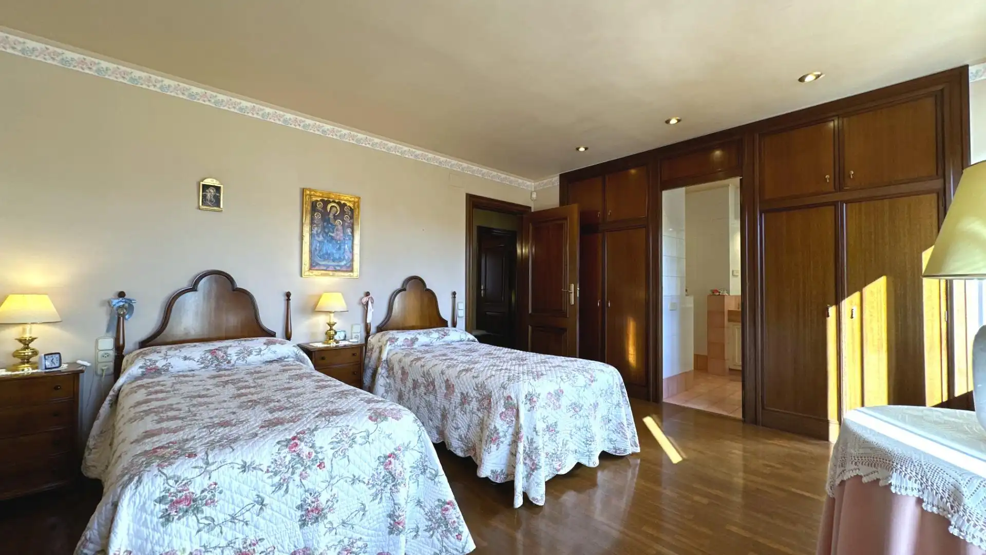Bedroom of Houses for sale in Sant Cugat del Vallès  with Heating, Private garden and Parquet flooring
