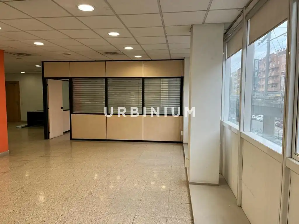 Oficina amb ascensor de lloguer a Carrer Bonastruc de Porta, imagen 2