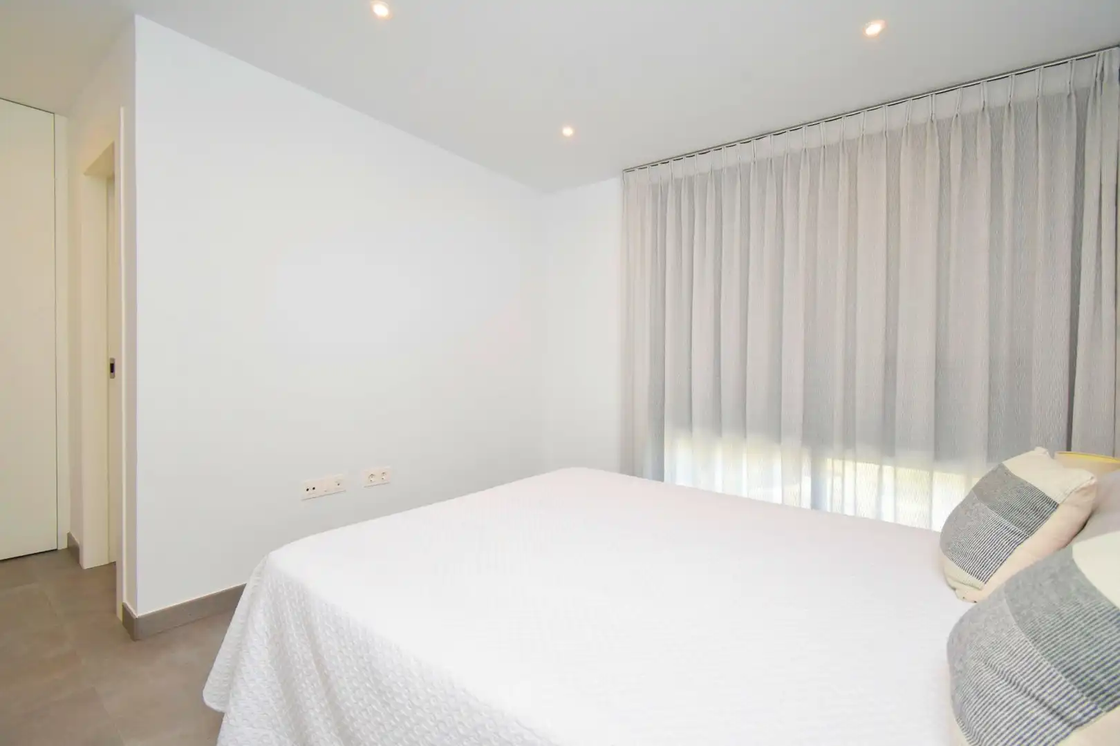Habitación de Casa adosada en venta en Almería con Aire acondicionado, Terraza y Trastero