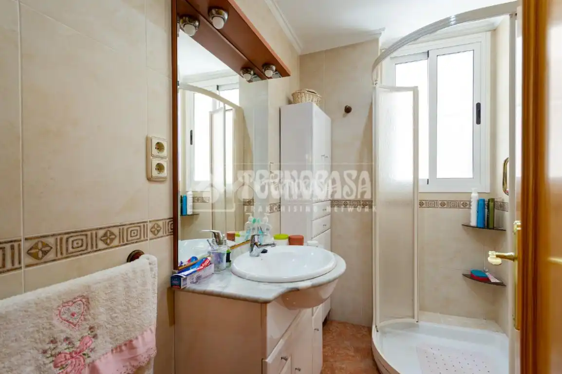 Bathroom of Flat for sale in Vélez-Málaga