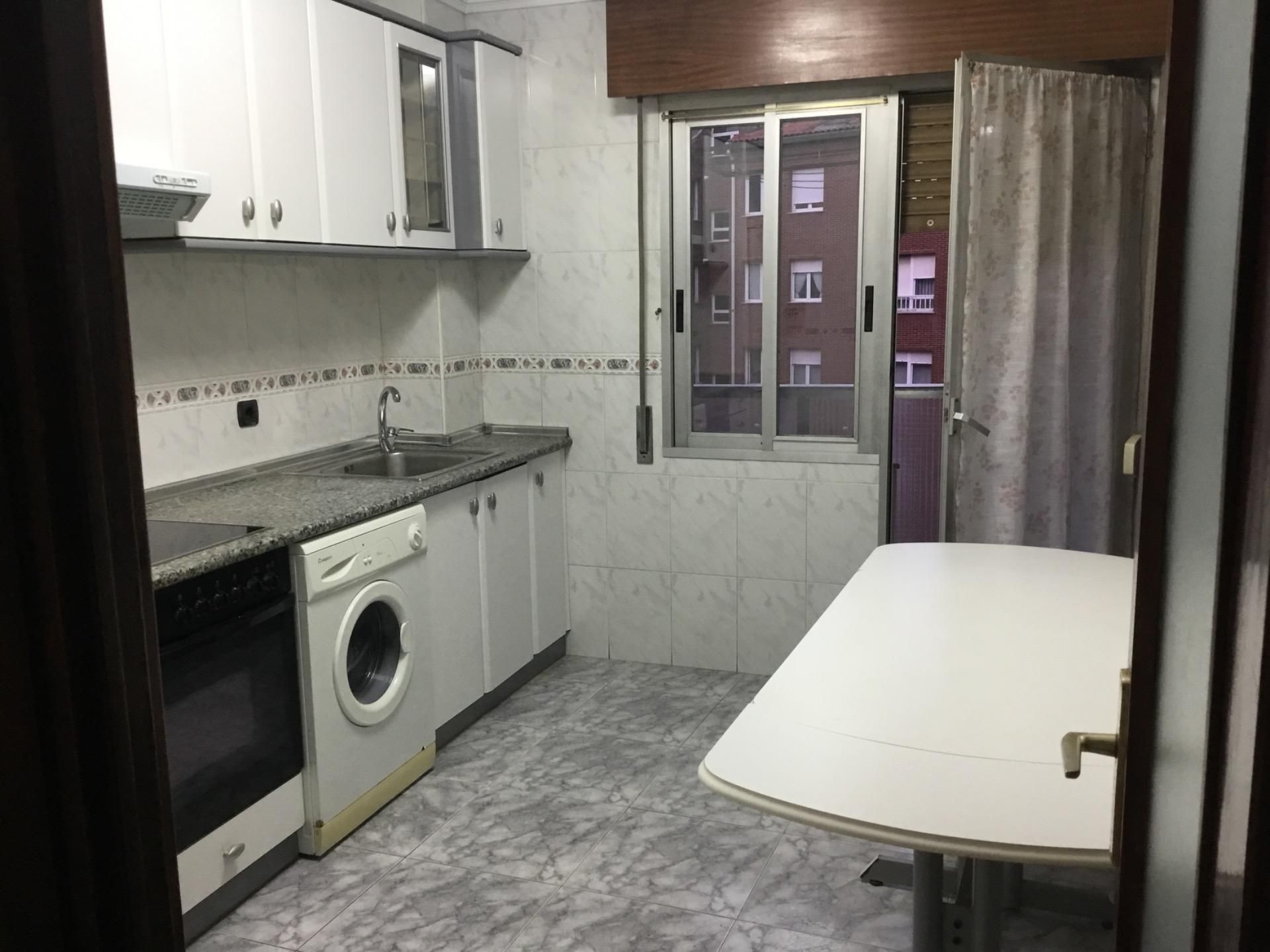 Cocina de Piso en venta en Galdakao con Terraza y Balcón