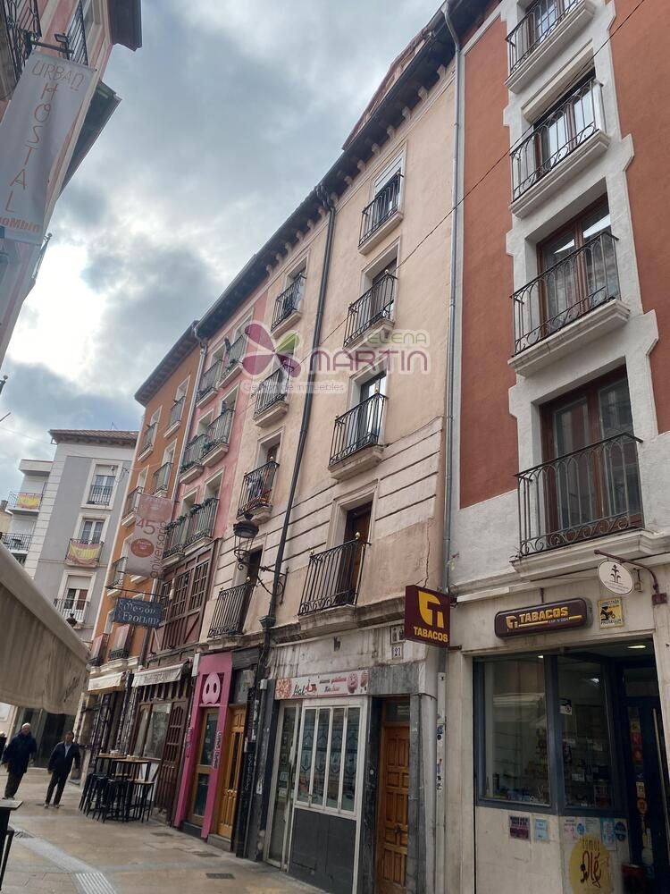Vista exterior de Estudi en venda en Burgos Capital amb Moblat i Balcó