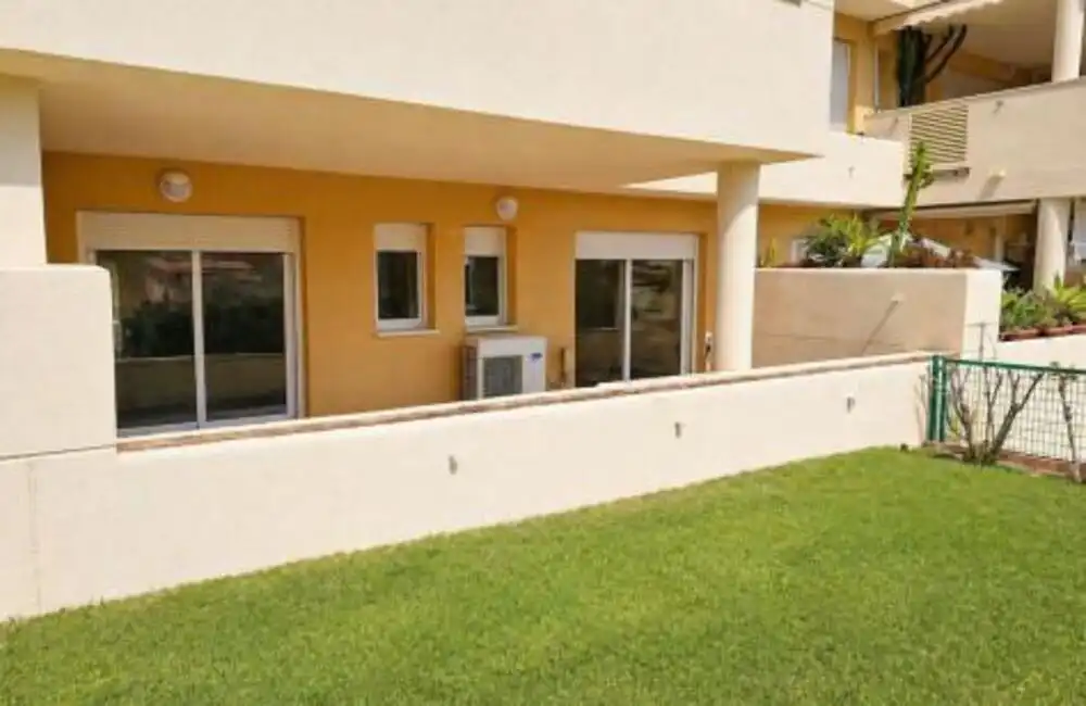 Jardí de Planta baixa de lloguer en Marbella amb Aire condicionat, Terrassa i Piscina