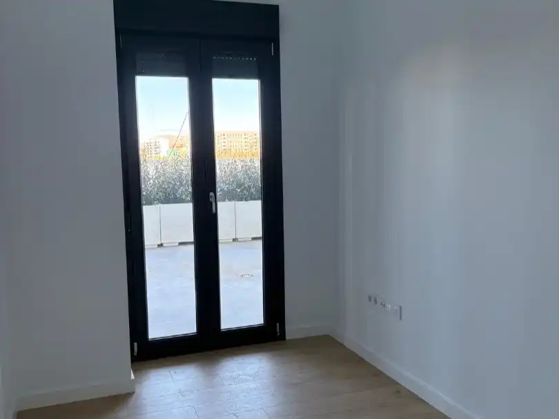 Habitación de Oficina en venta en Granada con Aire acondicionado, Calefacción y Terraza