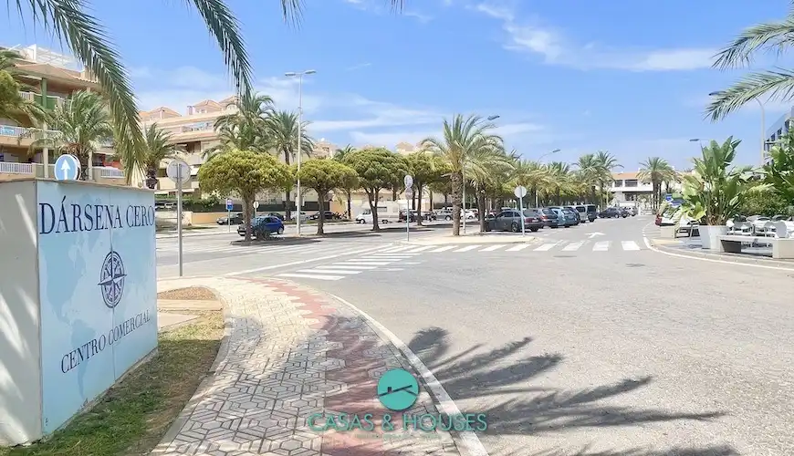 Außenansicht von Geschaftsraum zum Verkauf in La Manga del Mar Menor mit Klimaanlage, Terrasse und Möbliert