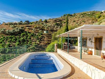 Maison rustique avec piscine à vendre à Cómpeta