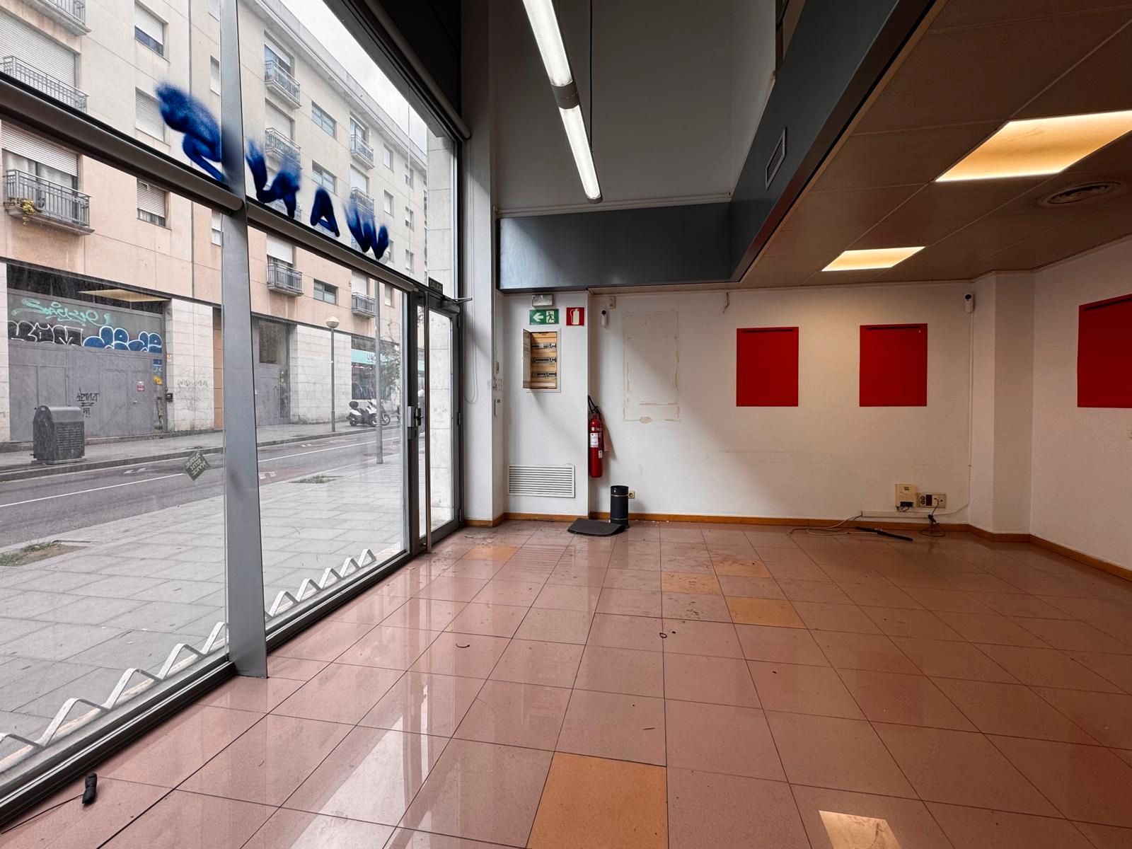 Premises for sale in  Barcelona Capital