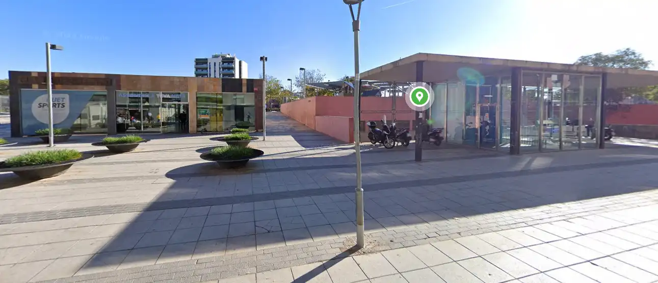 Vista exterior de Garaje en venta en Santa Coloma de Gramenet con Alarma