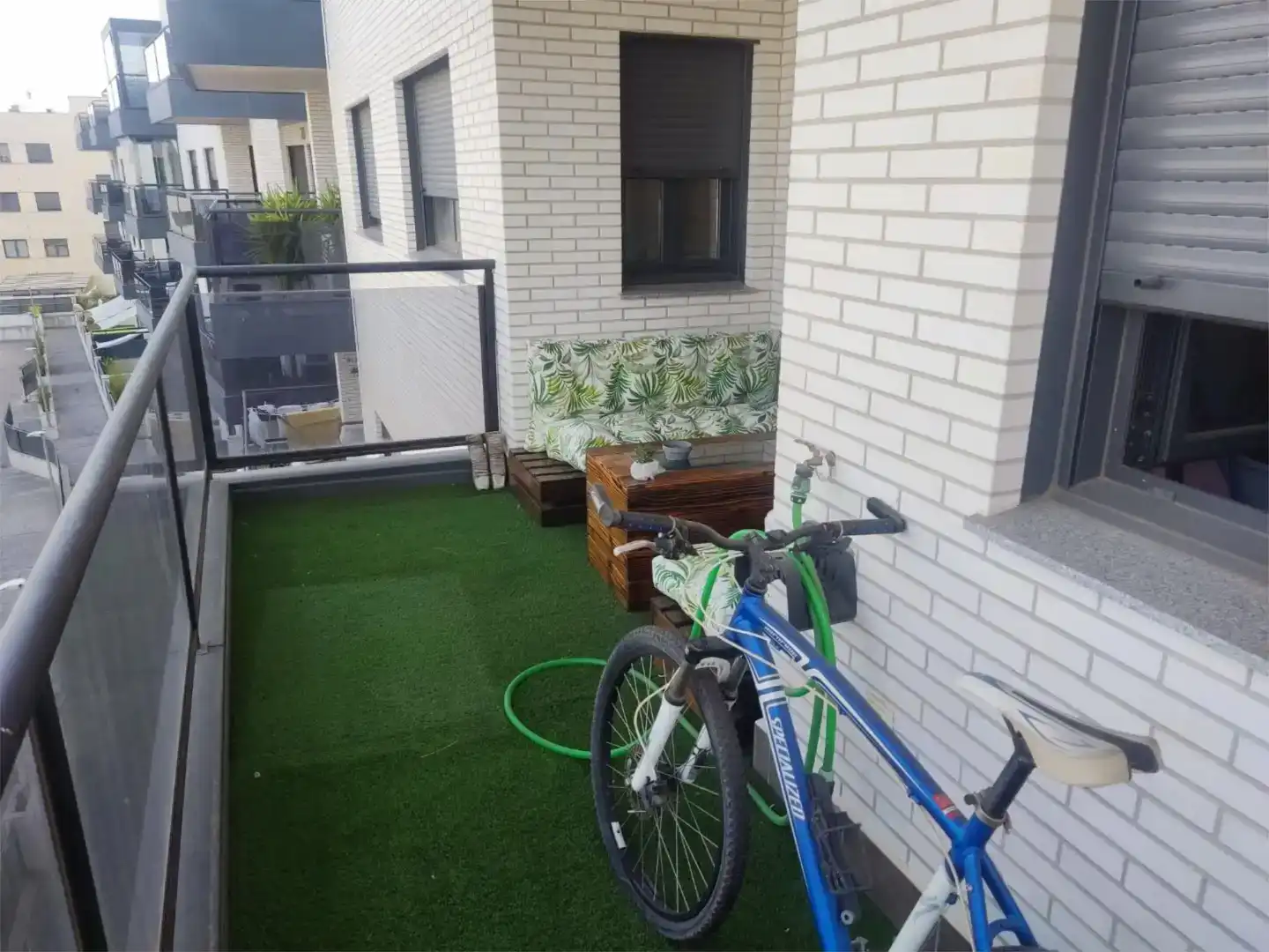 Terrasse von Wohnung zum Verkauf in Cáceres Capital mit Klimaanlage und Schwimmbad