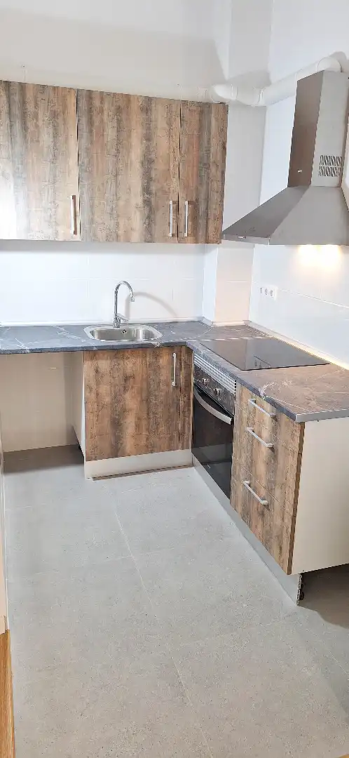 Cuina de Loft de lloguer en Barcelona amb Balcó