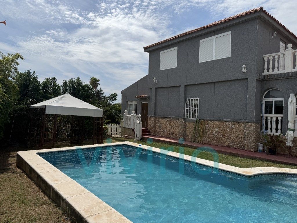 Piscina de Casa o xalet en venda en Torrent