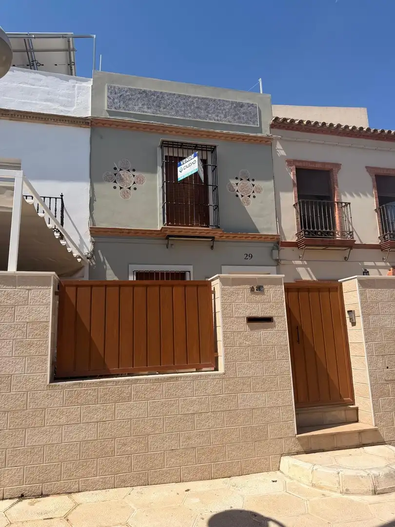 Vista exterior de Casa o xalet en venda en Morón de la Frontera