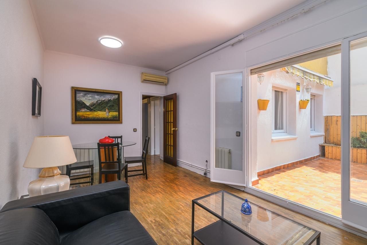 Flat for sale in  Barcelona Capital  with Air Conditioner, Private garden and Terrace