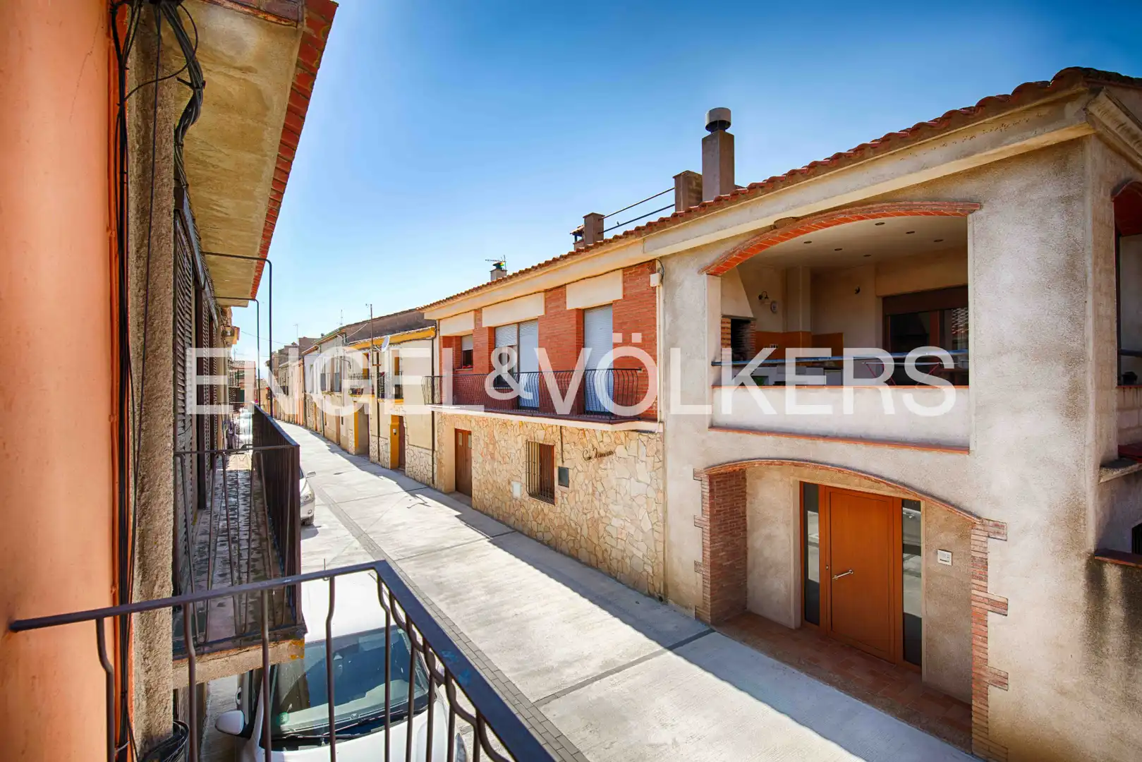 Vista exterior de Casa adosada en venta en Garriguella con Calefacción, Jardín privado y Terraza